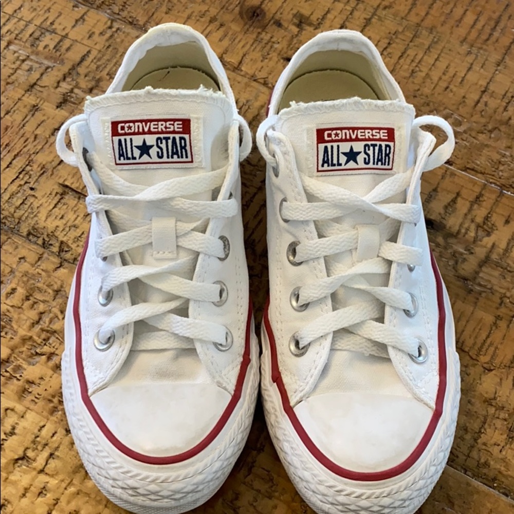 White Converse low tops